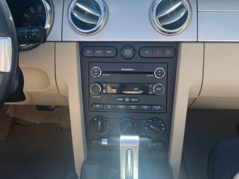 Used 2009 Ford Mustang Premium RWD image 6
