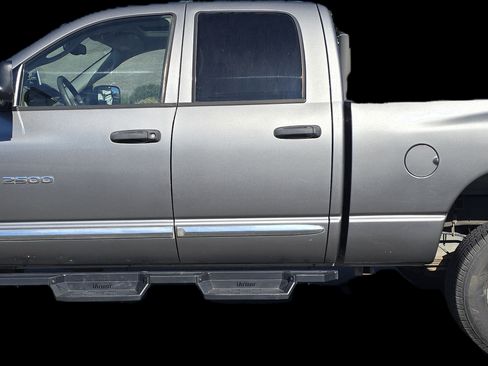 Used 2005 Dodge Ram 2500 Truck SLT image 2