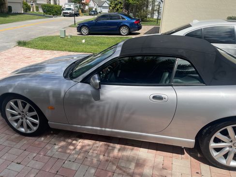 Used 2005 Jaguar XK8 Convertible image 13