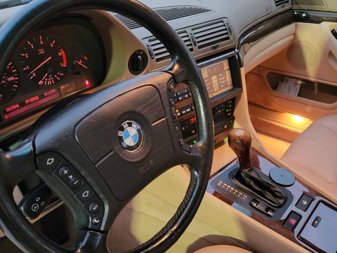 Used 1997 BMW 740iL image 9