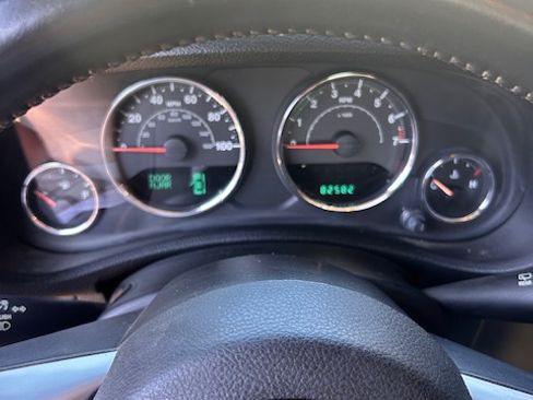 Used 2012 Jeep Wrangler Unlimited Sport AWD/4WD image 16