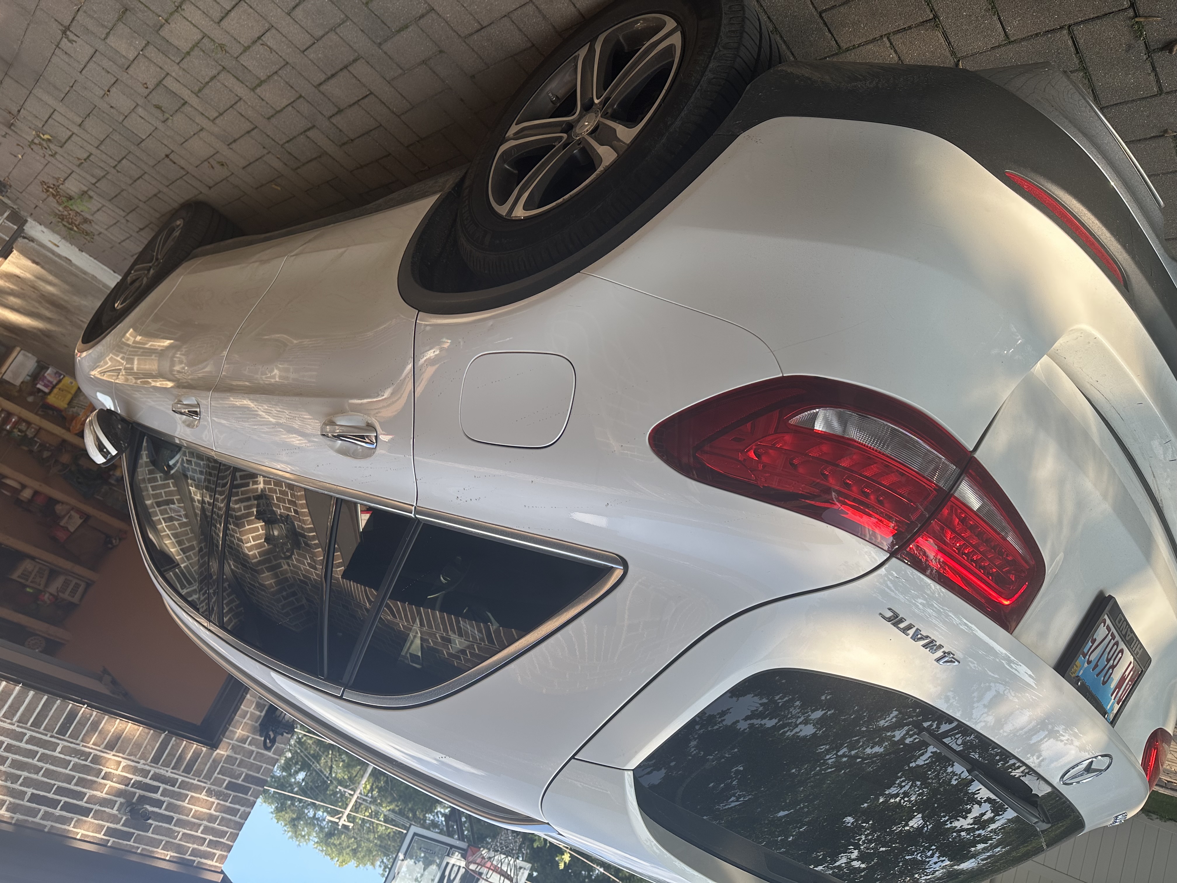 Used 2016 Mercedes-Benz GLC 300 4MATIC image 4