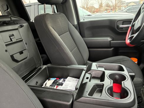 Used 2020 Chevrolet Silverado 1500 Custom Trail Boss w/ Custom Convenience Package image 4