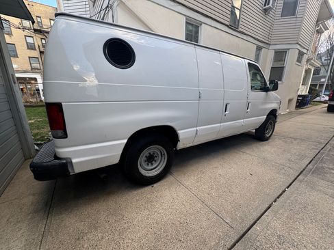 Used 2012 Ford E-150 and Econoline 150 Van 3D w/ Commercial Cargo Van Pkg image 6