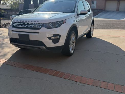 Used 2017 Land Rover Discovery Sport HSE AWD/4WD image 2