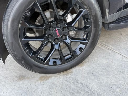 Used 2022 GMC Yukon XL SLT w/ SLT Luxury Package image 19