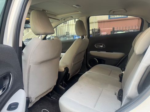 Used 2021 Honda HR-V EX image 17