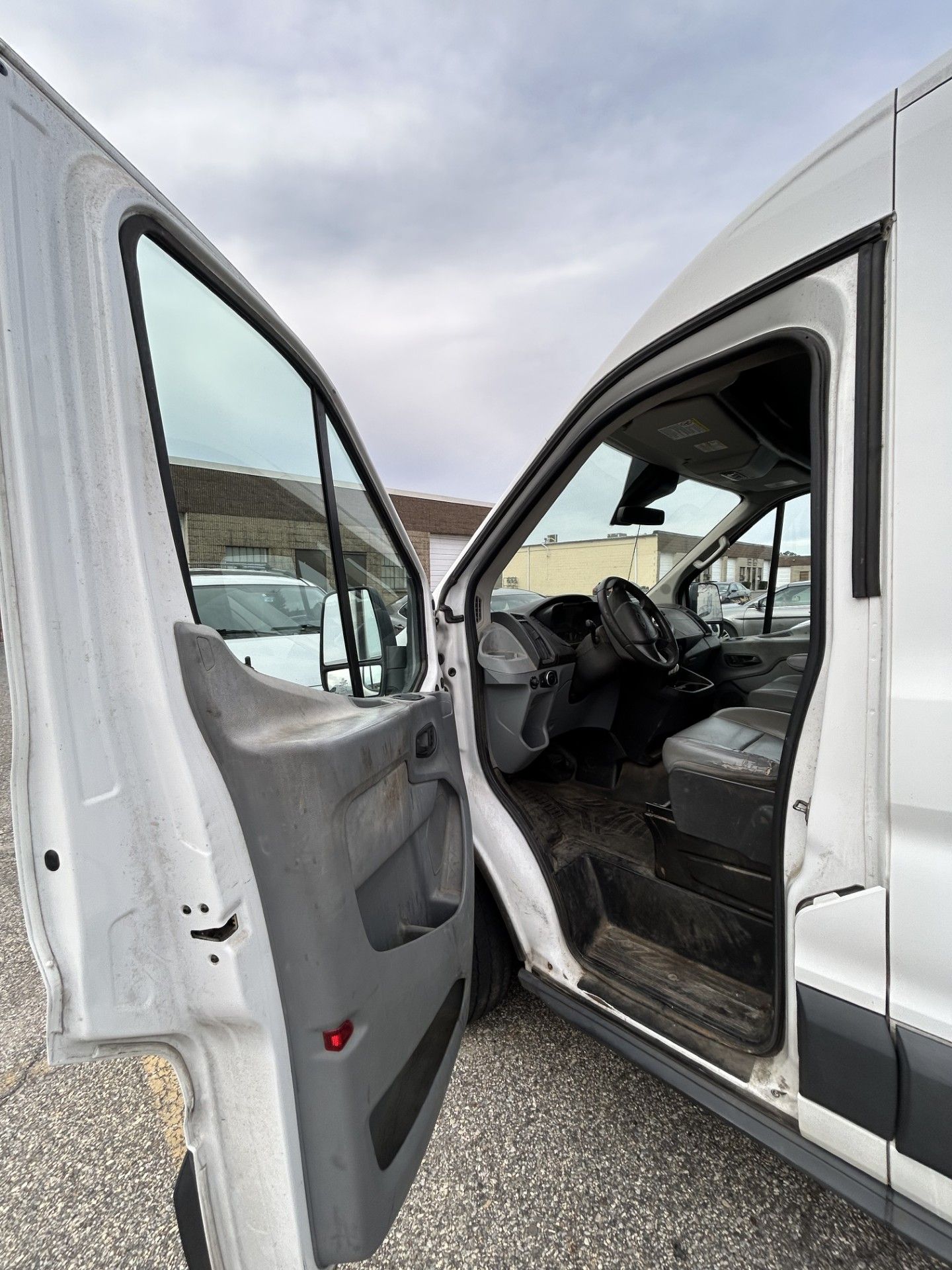 Used 2016 Ford Transit 250 148 Medium Roof RWD image 9