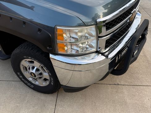 Used 2011 Chevrolet Silverado 2500 LT w/ Convenience Package AWD/4WD image 12