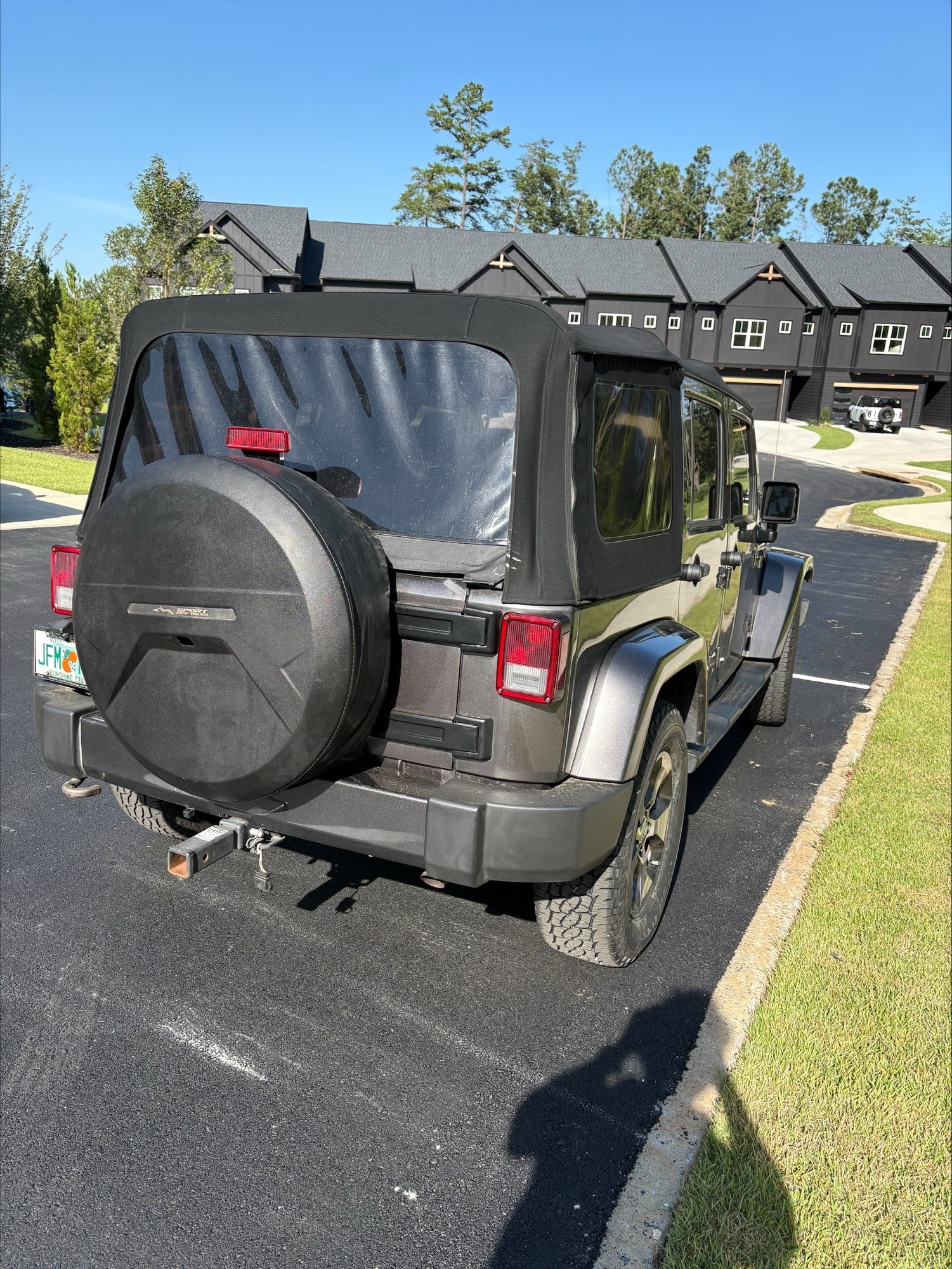 Used 2016 Jeep Wrangler Unlimited Sahara AWD/4WD image 14