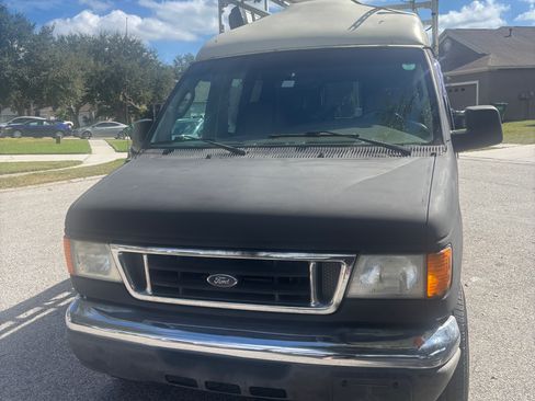 Used 2004 Ford E-250 and Econoline 250 RWD image 4
