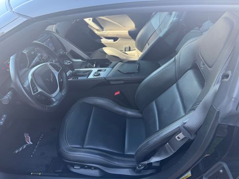 Used 2019 Chevrolet Corvette Stingray Coupe RWD image 11