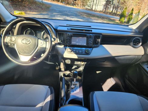 Used 2016 Toyota RAV4 XLE image 16