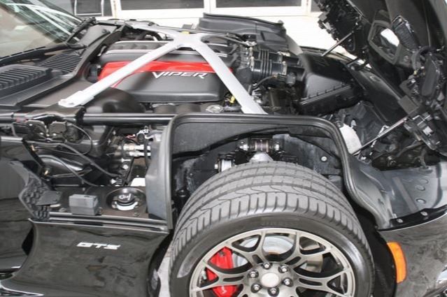 Used 2013 SRT Viper GTS w/ GTS Laguna Interior Pkg RWD image 4