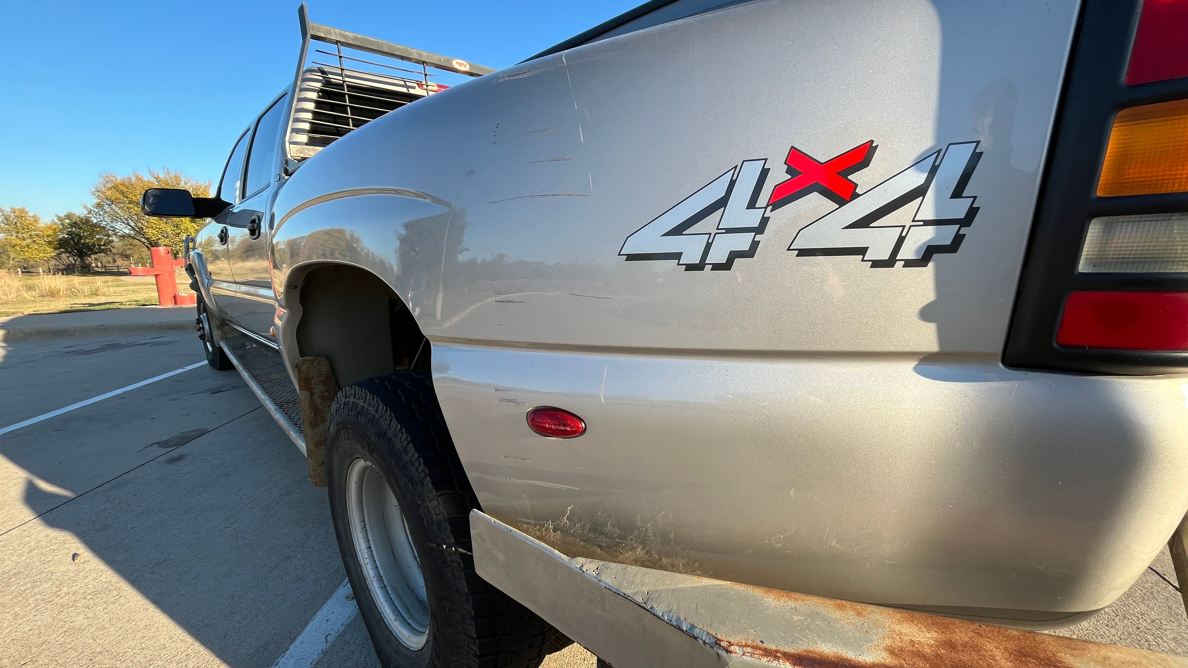 Used 2004 Chevrolet Silverado 3500 LS w/ Skid Plate Package AWD/4WD image 10