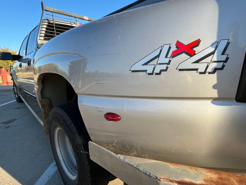 Used 2004 Chevrolet Silverado 3500 LS w/ Skid Plate Package image 10