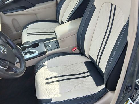 Used 2014 Toyota Camry LE image 4