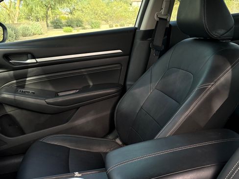Used 2019 Nissan Altima 2.5 Platinum FWD image 10