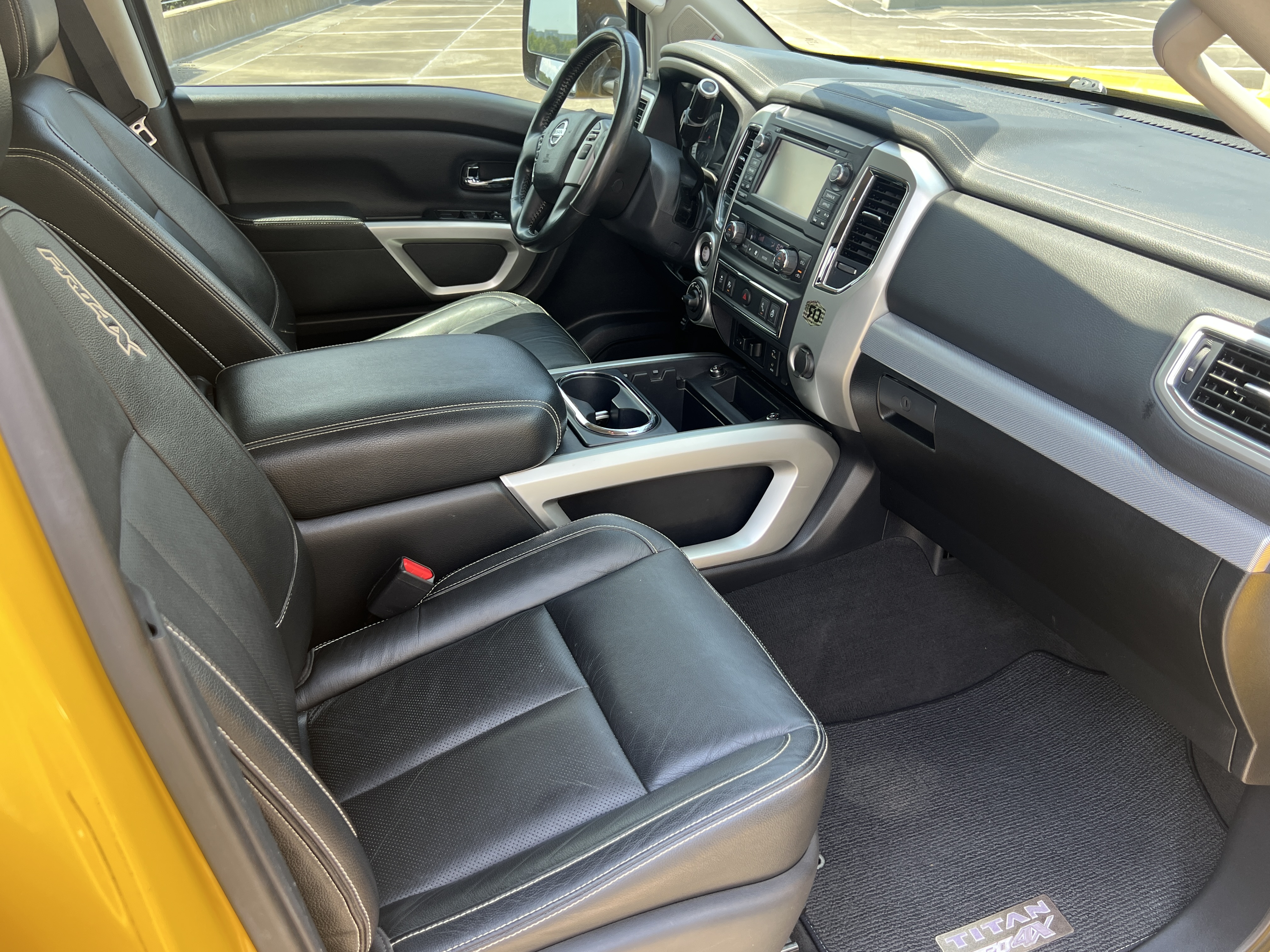 Used 2018 Nissan Titan PRO-4X w/ Pro-4x Convenience Package AWD/4WD image 29