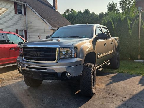 Used 2009 GMC Sierra 1500 SLE w/ Power Pack Plus image 2