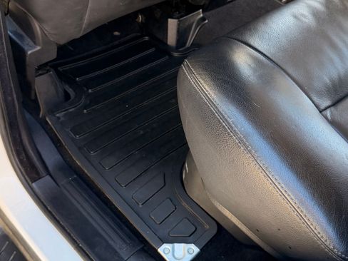 Used 2012 Land Rover Range Rover Sport HSE image 18