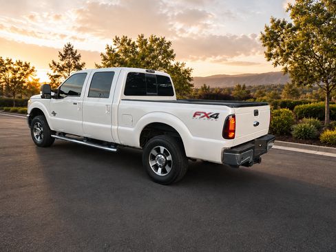 Used 2016 Ford F250 Lariat w/ Lariat Ultimate Package AWD/4WD image 5