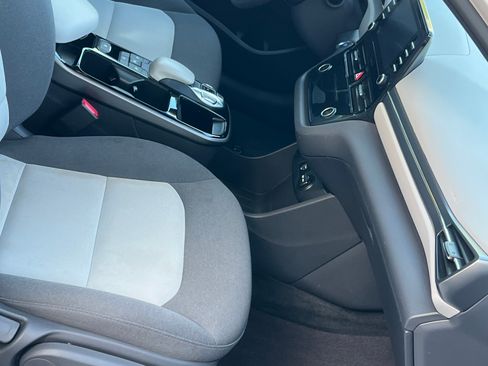 Used 2020 Hyundai Ioniq SE image 9