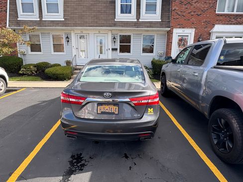 Used 2014 Toyota Avalon XLE Premium image 4