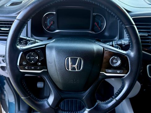 Used 2019 Honda Pilot Touring image 5