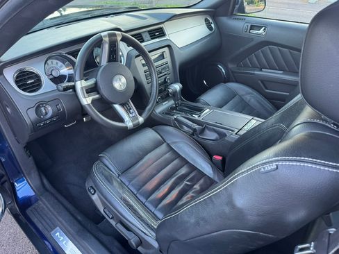 Used 2010 Ford Mustang GT Premium RWD image 9
