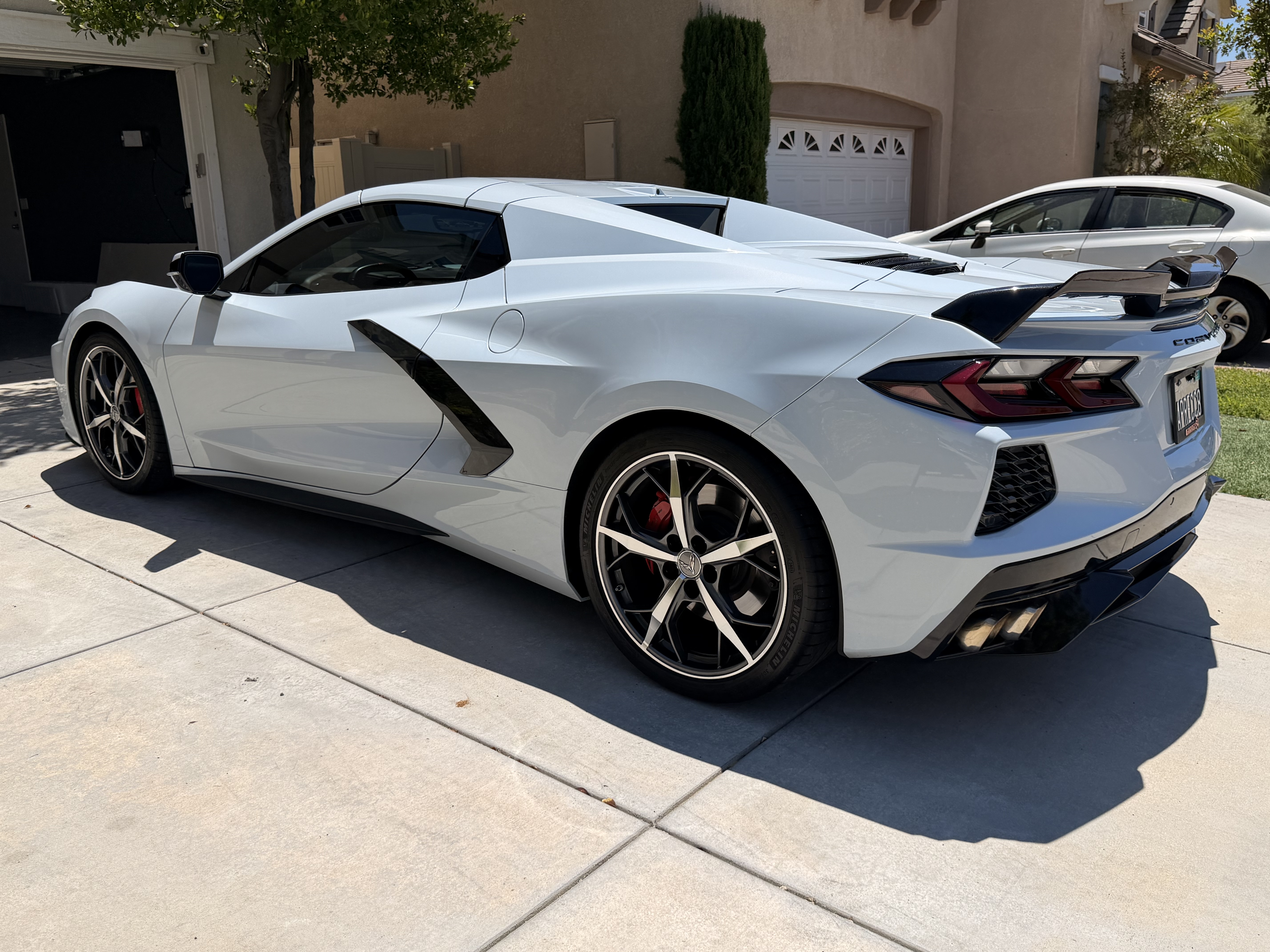 Used 2021 Chevrolet Corvette Stingray Premium Conv w/ Z51 Performance Package RWD image 12