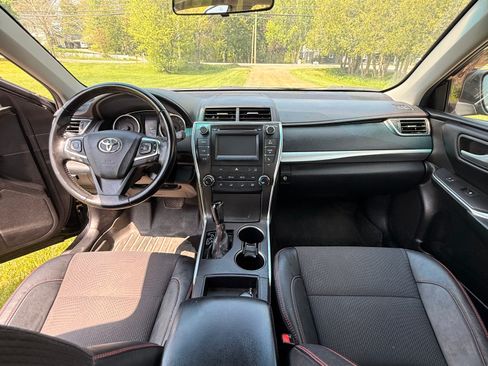 Used 2016 Toyota Camry SE w/ Protection Package (Q2) FWD image 9