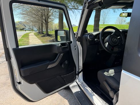 Used 2012 Jeep Wrangler Sport image 9