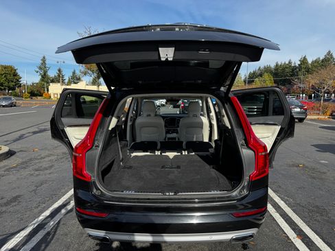 Used 2019 Volvo XC90 T6 Momentum w/ Advanced Package image 19
