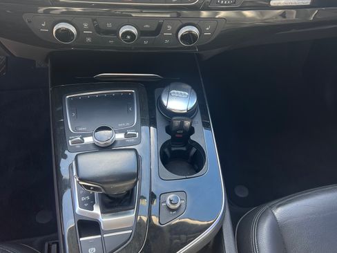 Used 2018 Audi Q7 3.0T Premium image 11