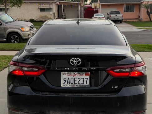 Used 2022 Toyota Camry LE image 2