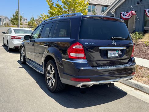 Used 2010 Mercedes-Benz GL 450 4MATIC image 2