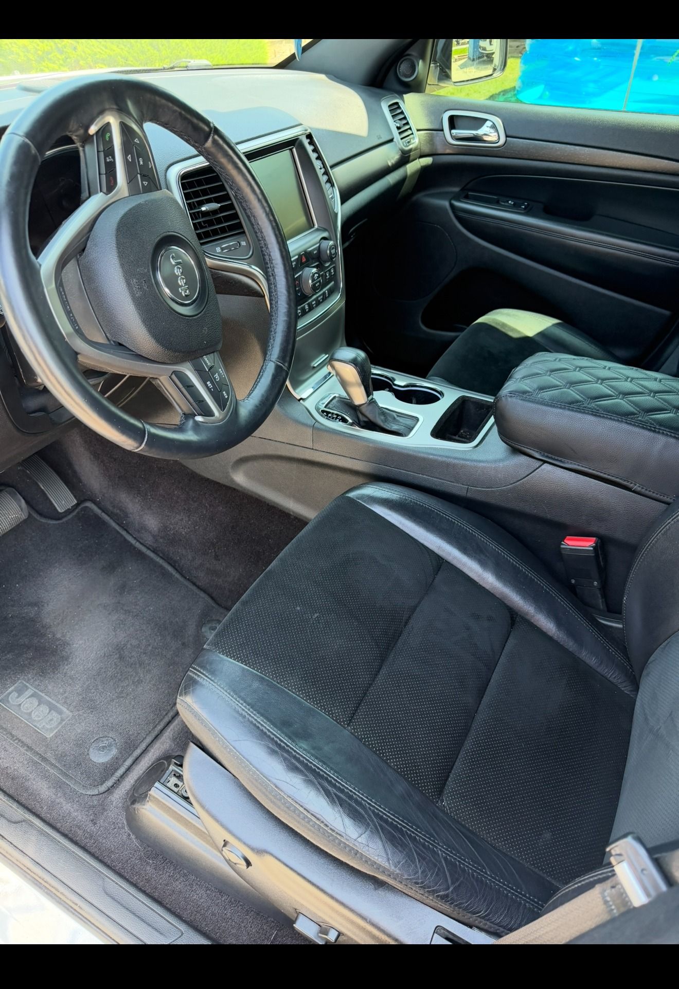 Used 2017 Jeep Grand Cherokee Altitude RWD image 8