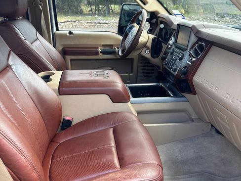 Used 2013 Ford F250 King Ranch w/ King Ranch w/Chrome Pkg AWD/4WD image 10
