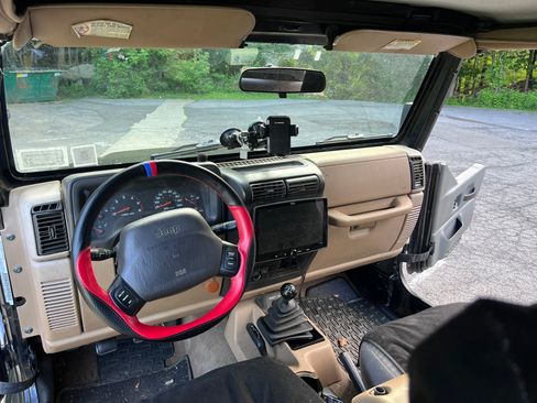 Used 2002 Jeep Wrangler Sahara AWD/4WD image 6