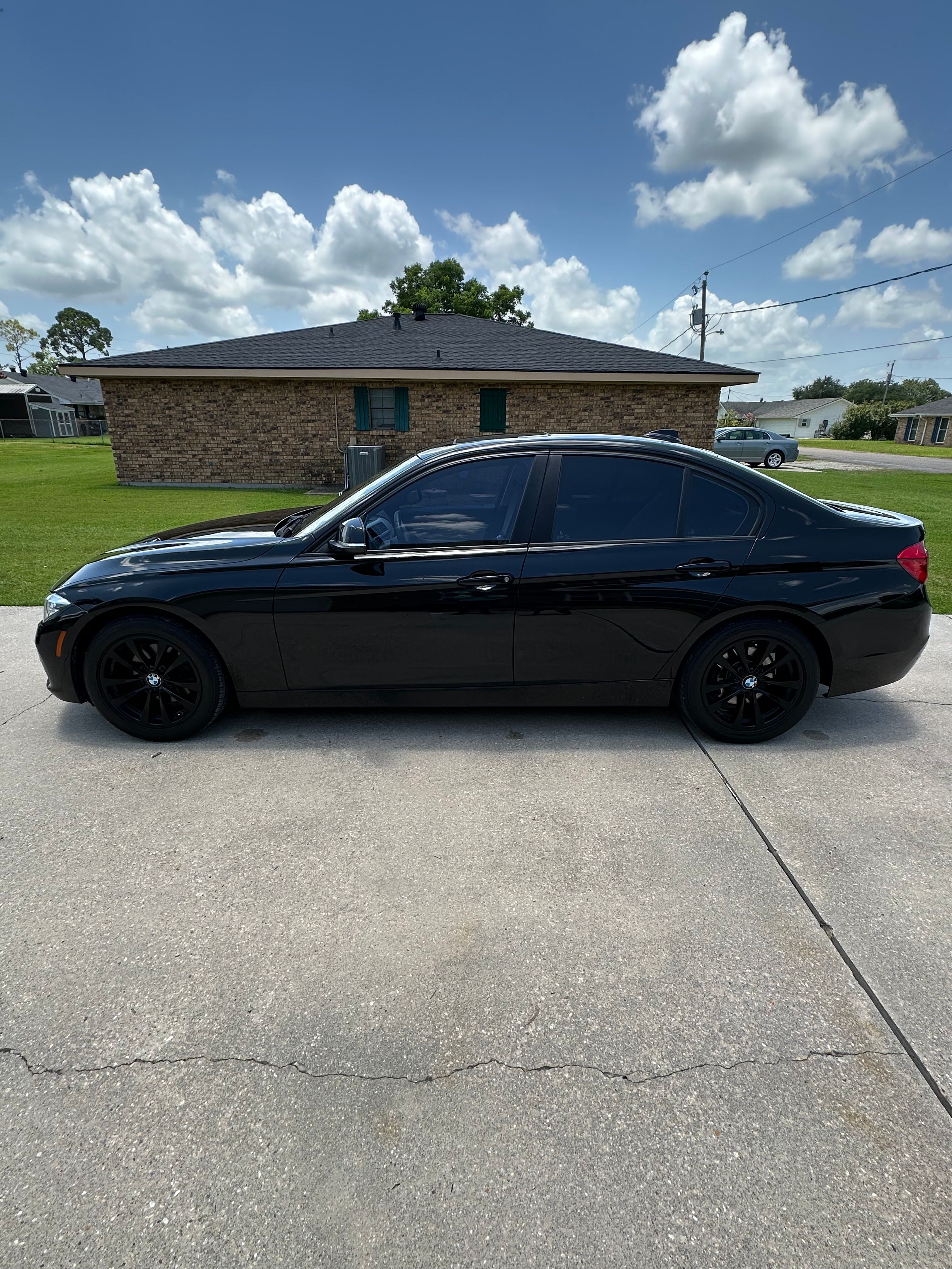 Used 2018 BMW 320i Sedan RWD image 8