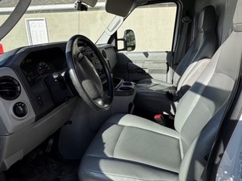 Used 2019 Ford E-450 and Econoline 450 Super Duty w/ Power Windows & Locks Group image 11