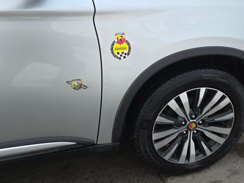 Used 2020 Mitsubishi Outlander SEL image 9