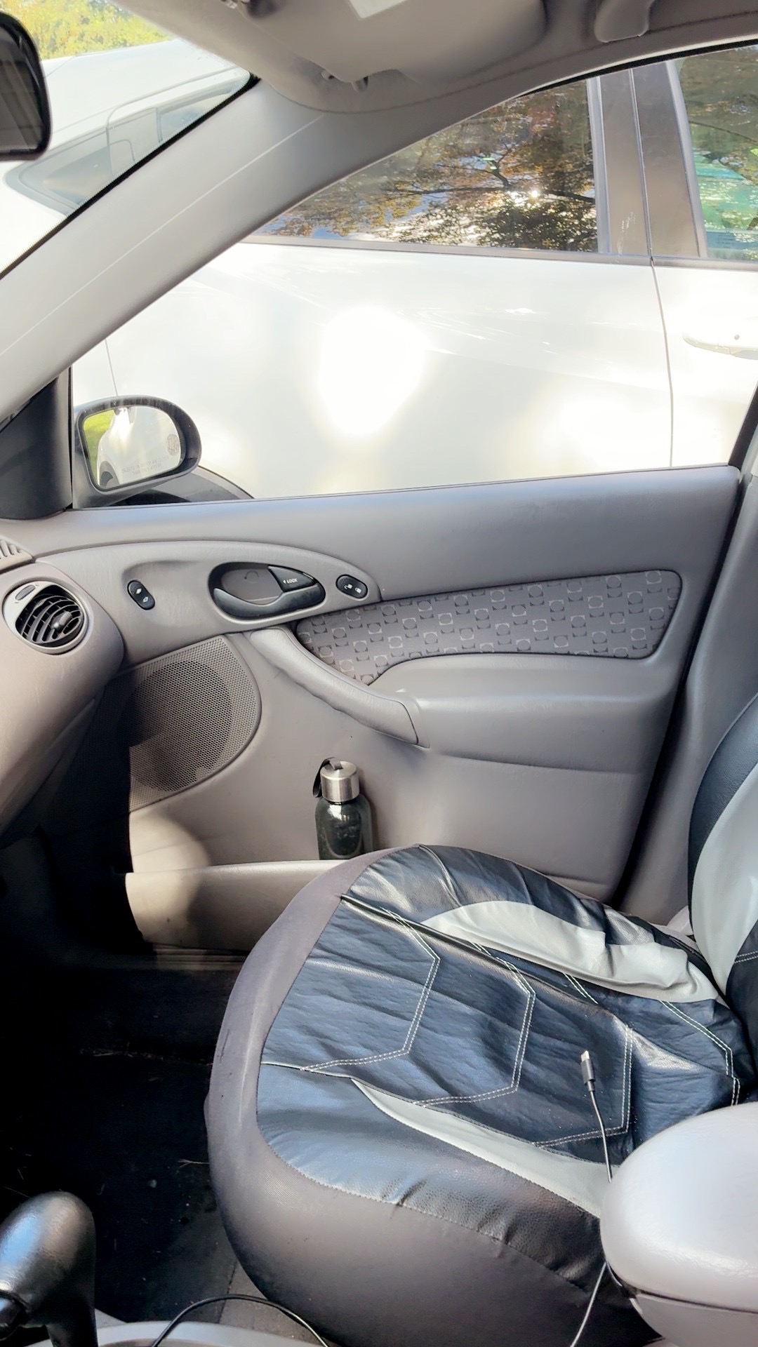 Used 2003 Ford Focus ZX5 Hatchback FWD image 18