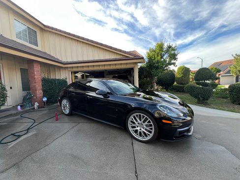 Used 2018 Porsche Panamera 4S image 5