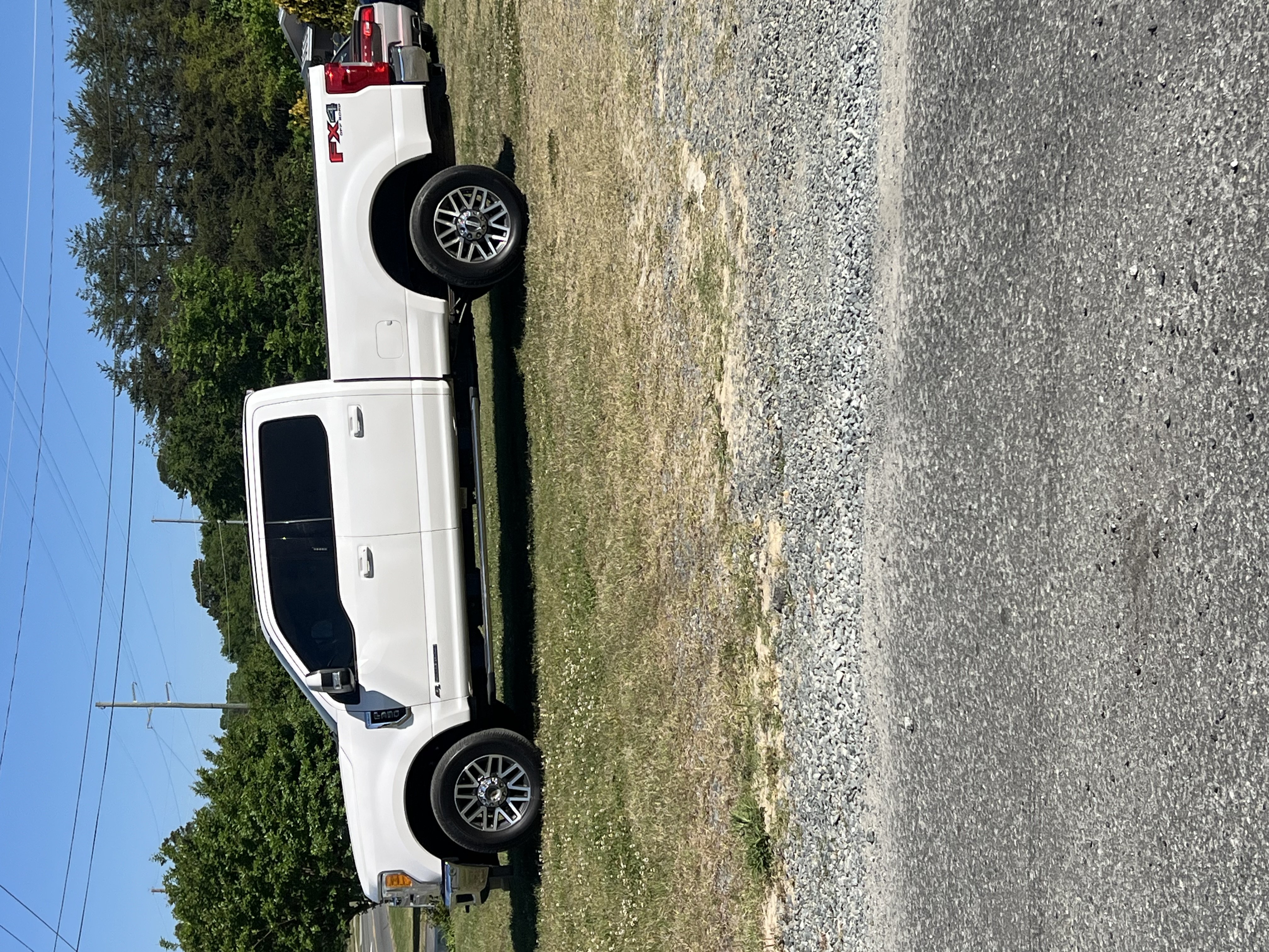 Used 2017 Ford F350 Lariat w/ Lariat Value Package AWD/4WD image 1