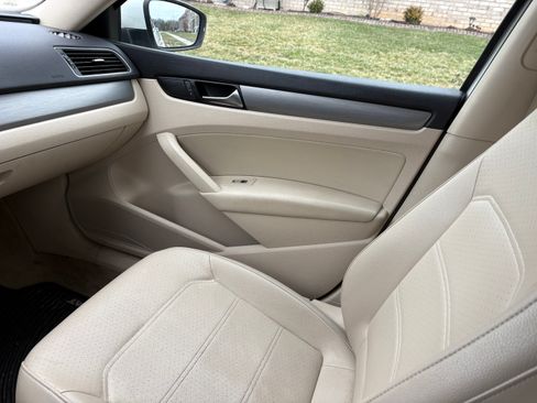 Used 2014 Volkswagen Passat 2.5 SE image 23