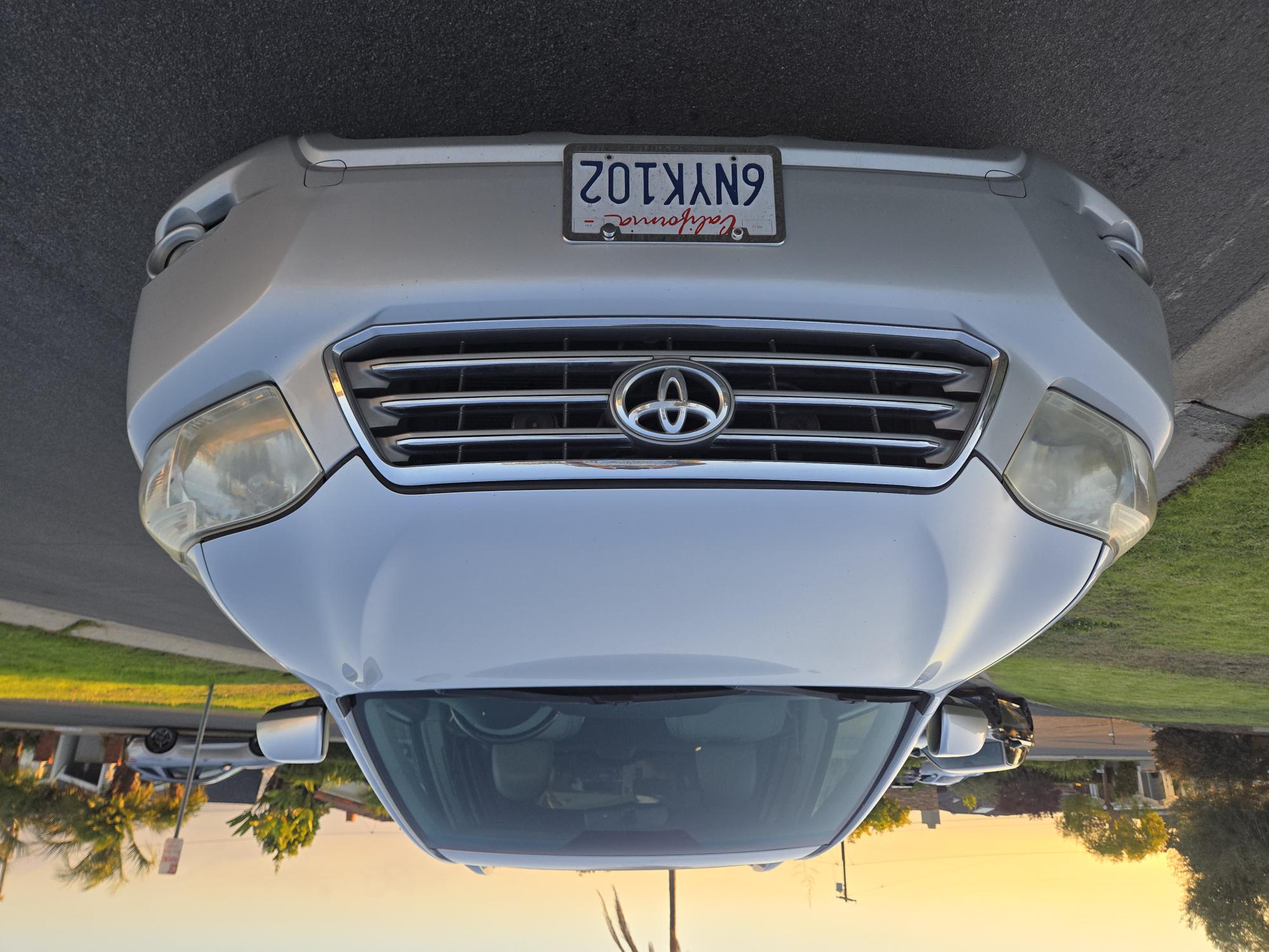 Used 2010 Toyota Highlander Limited w/ Extra Value Pkg 7 AWD/4WD image 2