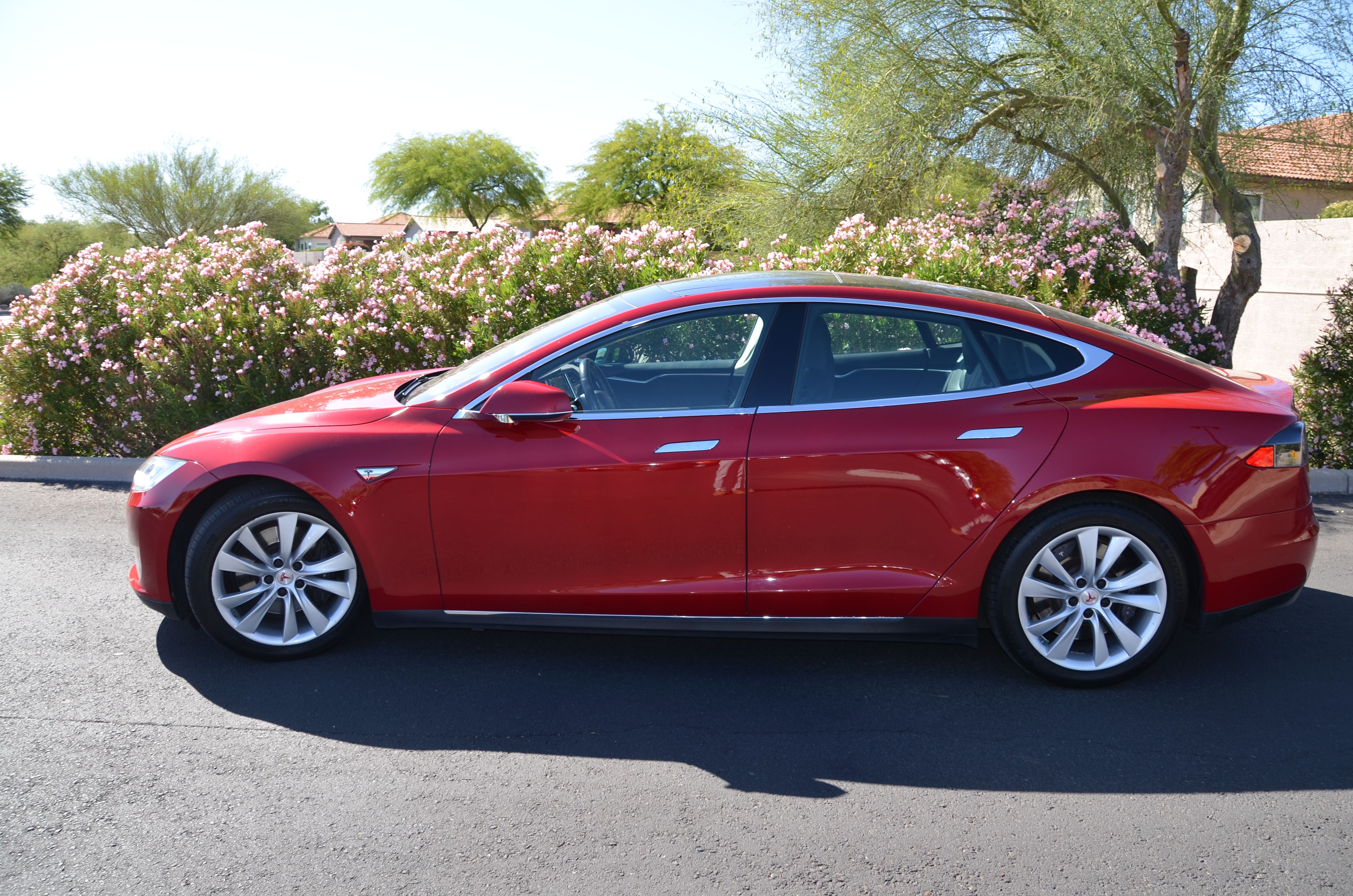 Used 2016 Tesla Model S 90D AWD/4WD image 1