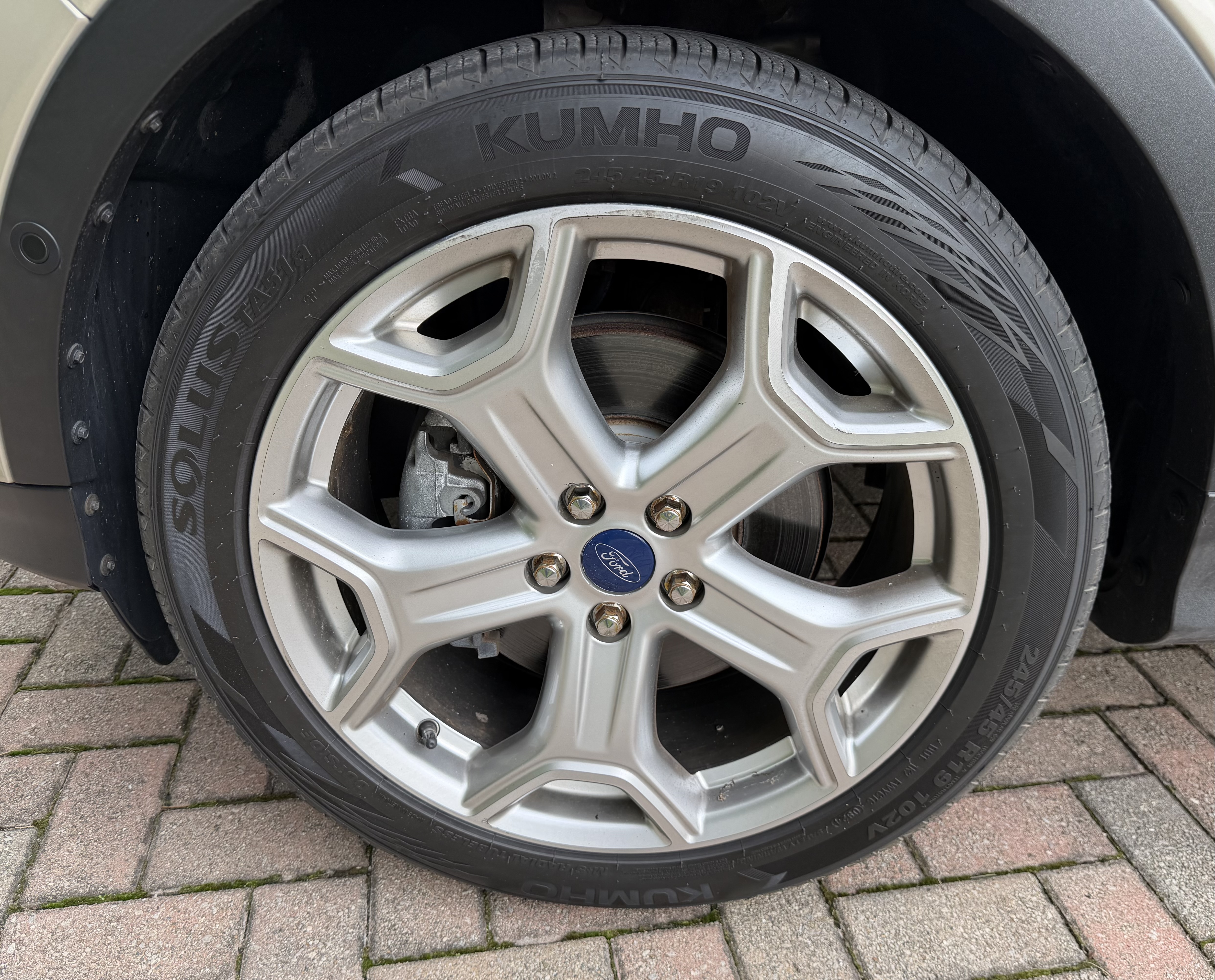 Used 2018 Ford Escape Titanium w/ Ford Safe & Smart Package AWD/4WD image 10